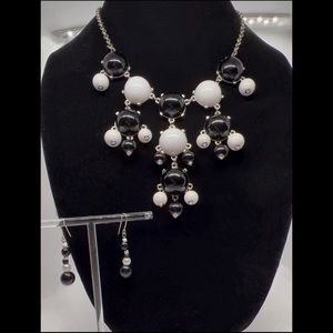 Black & White Chunky Festoon Style Bubble Bib Necklace & Earrings